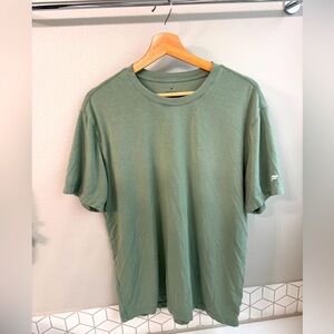 Fabletics 24-7 Tee T-shirt - Size large light green